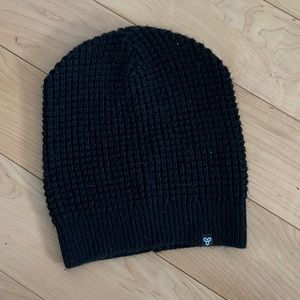 TNA Aritzia Knit Slouchy Beanie Black